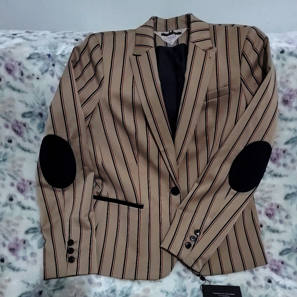 Blazer - Picture 2 of 3